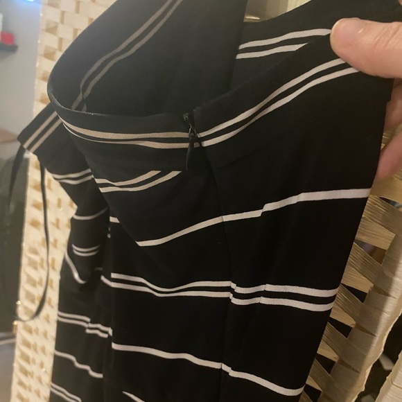 Tommy Hilfiger Black and White Striped Dress Size 12 - Picture 9 of 14
